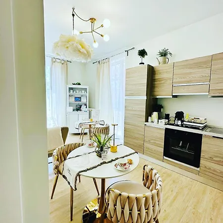 Nontiscordardime Nocleg ze śniadaniem 3*